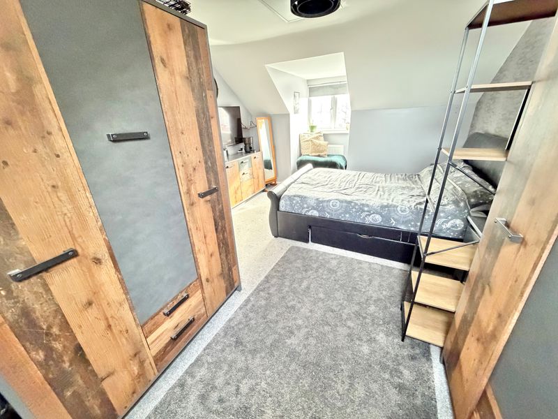 Standingwood Road Rossmore